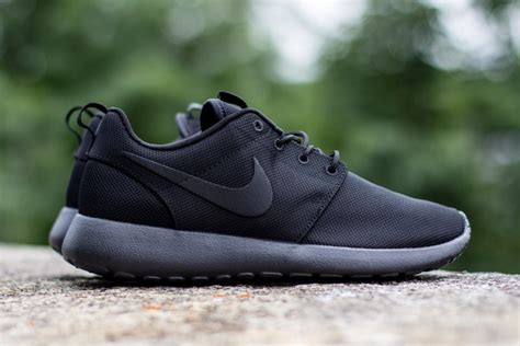 nike roshe run zwart wit dames|Womens Nike Black Roshe.